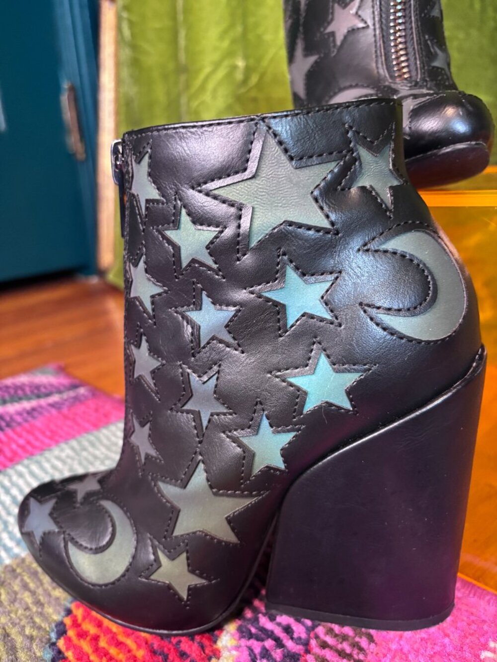 Y.R.U. Reflective Stars and Moon Ankle Heeled Boots w/ Zipper Front (Size 6) - Picture 3 of 5